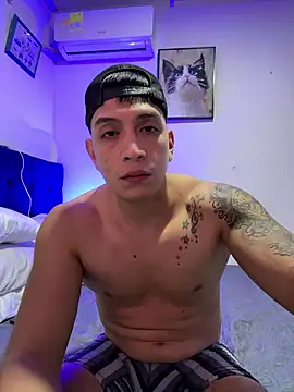 Snapshot of OliverWest04 chatting on January 17, 2026, 11:30 pm OliverWest04 online show from January 17, 2026, 11:30 pm