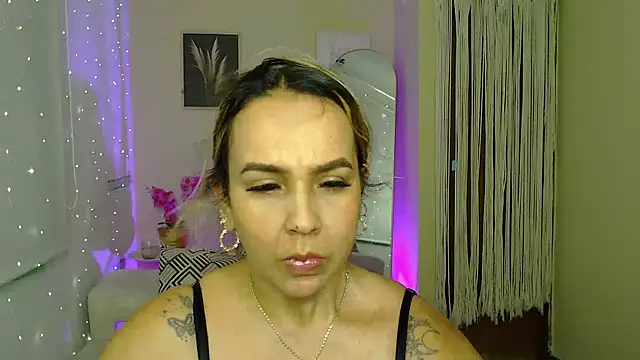 Aunty milf online show from June 30, 2026, 6:42 pm
