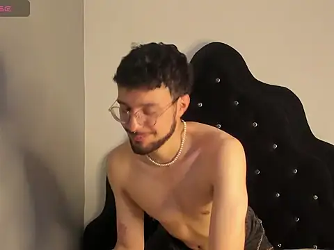 Snapshot of JonnyGreey chatting on December 4, 2025, 8:06 pm JonnyGreey online show from December 4, 2025, 8:06 pm