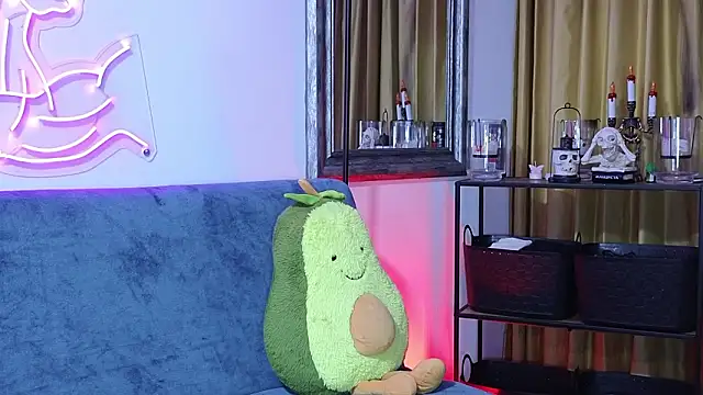 MightyLaura1 online show from March 11, 2026, 1:11 am