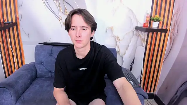 Aaron LatinMen2 online show from November 26, 2025, 3:40 am