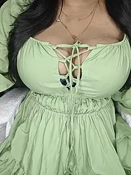 Snapshot of Curvy_Pooja chatting on June 22, 2026, 6:49 pm Curvy Pooja online show from June 22, 2026, 6:49 pm
