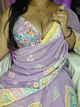 Snapshot of Curvy_Pooja chatting on July 7, 2026, 3:53 am Curvy Pooja online show from July 7, 2026, 3:53 am