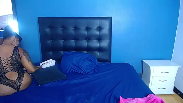 naughty bigass 18 online show from December 5, 2025, 3:48 am