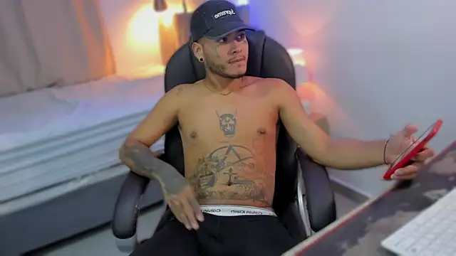 Snapshot of master_evil07 chatting on November 26, 2025, 7:31 am master evil07 online show from November 26, 2025, 7:31 am