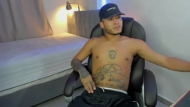 Snapshot of master_evil07 chatting on November 28, 2025, 5:21 am master evil07 online show from November 28, 2025, 5:21 am