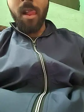 Snapshot of bigdick2299 chatting on January 10, 2026, 6:04 am bigdick2299 online show from January 10, 2026, 6:04 am