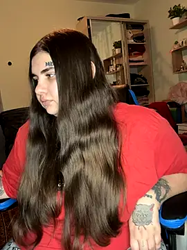 Snapshot of MariasV chatting on December 2, 2025, 4:24 pm MariasV online show from December 2, 2025, 4:24 pm