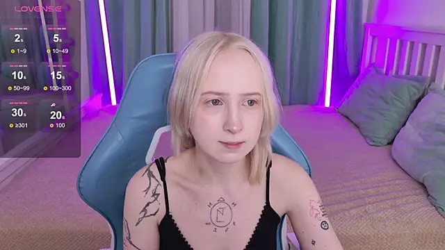 Snapshot of _Babyface_ chatting on December 15, 2025, 9:13 am Babyface online show from December 15, 2025, 9:13 am