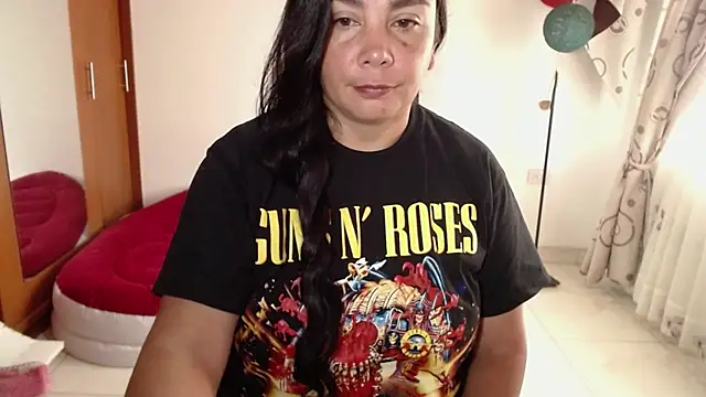 vivian-milf online show from December 18, 2025, 12:44 pm