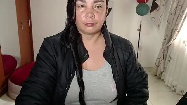 vivian-milf online show from January 8, 2026, 1:02 pm