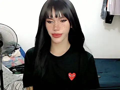 superhotbabe online show from November 25, 2025, 3:34 pm