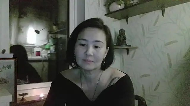 Snapshot of Nettie_Allie chatting on December 17, 2025, 4:24 pm Nettie Allie online show from December 17, 2025, 4:24 pm