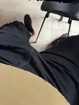 rebeudomi69 online show from December 20, 2025, 2:13 pm