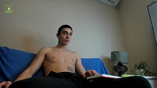 Johny Travolta online show from December 19, 2025, 6:20 am