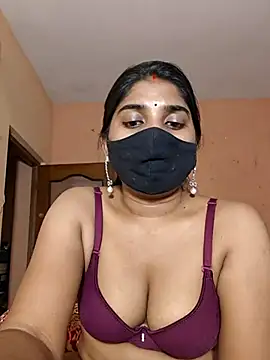 Snapshot of adite20 chatting on November 30, 2025, 6:34 pm adite20 online show from November 30, 2025, 6:34 pm