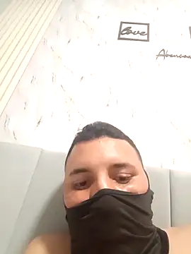 Cugulosojmbv online show from December 3, 2025, 5:44 pm