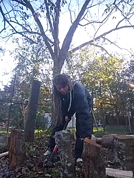 Horny hippie online show from December 3, 2024, 8:39 pm