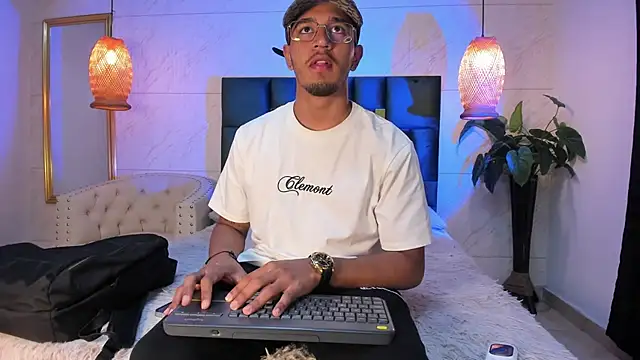 Brand Collins online show from November 29, 2025, 10:18 am