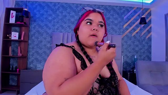 Snapshot of AlyzzandreRouge chatting on December 3, 2025, 11:52 am AlyzzandreRouge online show from December 3, 2025, 11:52 am