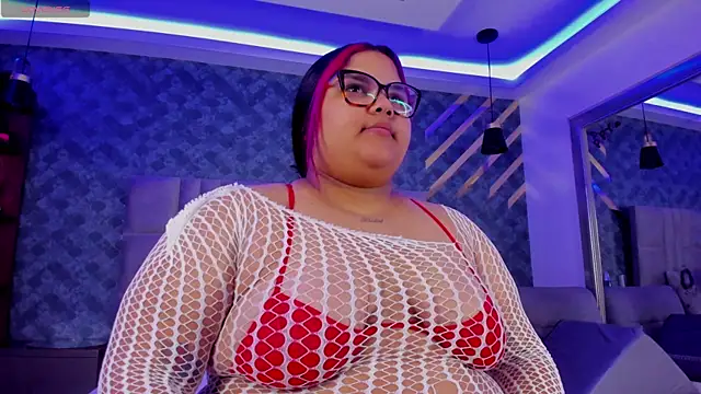 Snapshot of AlyzzandreRouge chatting on December 4, 2025, 11:41 am AlyzzandreRouge online show from December 4, 2025, 11:41 am