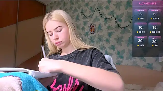 Snapshot of Barbie_Blondie chatting on April 11, 2026, 3:16 pm Barbie Blondie online show from April 11, 2026, 3:16 pm