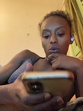 Snapshot of ___Hannah___ chatting on December 1, 2025, 12:59 am Hannah online show from December 1, 2025, 12:59 am