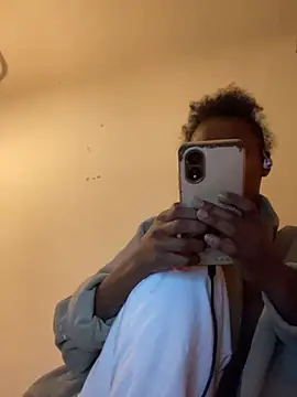 Snapshot of ___Hannah___ chatting on December 1, 2025, 10:04 pm Hannah online show from December 1, 2025, 10:04 pm