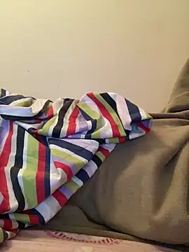 Snapshot of ___Hannah___ chatting on December 15, 2025, 12:37 am Hannah online show from December 15, 2025, 12:37 am