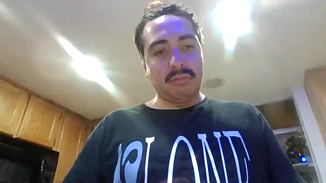 818horny online show from April 26, 2026, 6:33 am