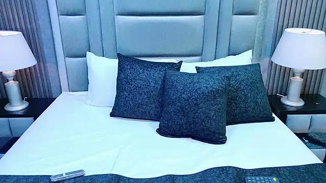 Snapshot of MadysonMiler chatting on December 3, 2025, 1:35 am MadysonMiler online show from December 3, 2025, 1:35 am