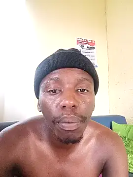 Snapshot of KwaBhebhelicious chatting on December 16, 2025, 2:55 pm KwaBhebhelicious online show from December 16, 2025, 2:55 pm