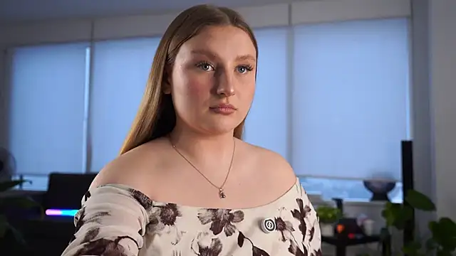 Snapshot of RemediosStrekas chatting on December 3, 2025, 5:15 am RemediosStrekas online show from December 3, 2025, 5:15 am