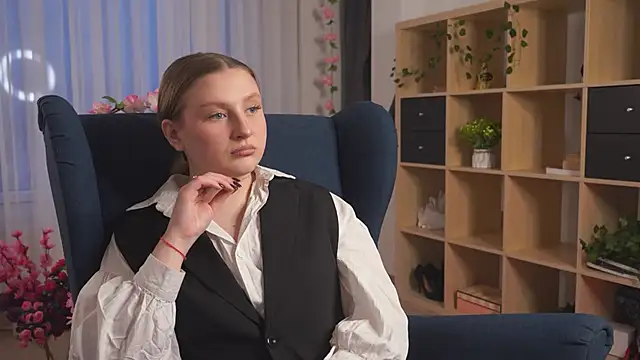 Snapshot of RemediosStrekas chatting on December 5, 2025, 4:10 am RemediosStrekas online show from December 5, 2025, 4:10 am