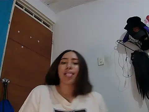 Michikomalandroxh online show from December 20, 2025, 1:34 am