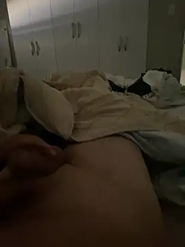 Snapshot of MatiG2323 chatting on February 26, 2026, 12:37 pm MatiG2323 online show from February 26, 2026, 12:37 pm