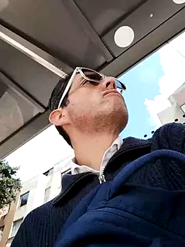 Snapshot of Fuegosutil chatting on December 1, 2025, 5:51 pm Fuegosutil online show from December 1, 2025, 5:51 pm