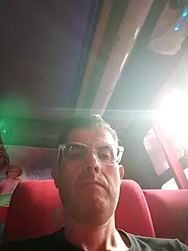 Snapshot of Fuegosutil chatting on December 13, 2025, 7:53 pm Fuegosutil online show from December 13, 2025, 7:53 pm