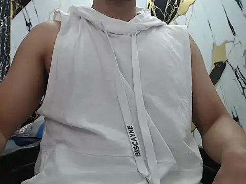 Snapshot of simonm667 chatting on May 16, 2026, 7:34 pm simonm667 online show from May 16, 2026, 7:34 pm