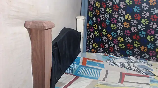 Snapshot of ELIZABET2- chatting on March 22, 2026, 10:51 am ELIZABET2- online show from March 22, 2026, 10:51 am