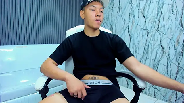 Snapshot of marcus_20 chatting on December 2, 2025, 2:34 pm marcus 20 online show from December 2, 2025, 2:34 pm