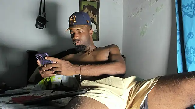 Snapshot of blaze_panther chatting on March 5, 2026, 12:28 am blaze panther online show from March 5, 2026, 12:28 am