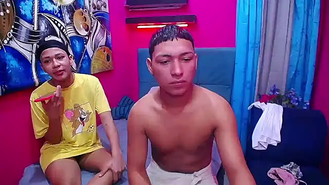 Snapshot of twinks_fuck chatting on January 8, 2026, 7:05 pm twinks fuck online show from January 8, 2026, 7:05 pm