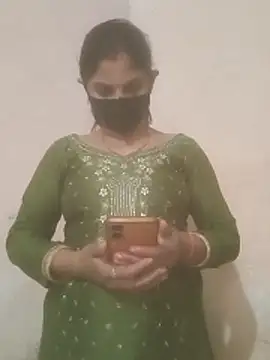 Snapshot of Pooja_bhabhi00 chatting on December 4, 2025, 9:18 am Pooja bhabhi00 online show from December 4, 2025, 9:18 am