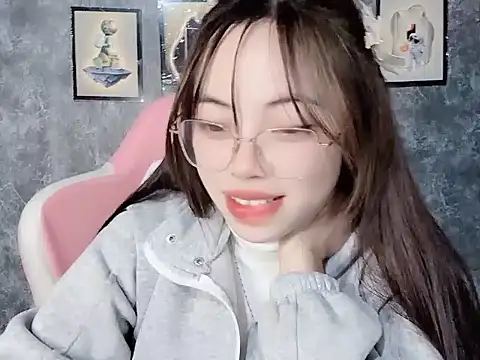 Snapshot of Aria5999 chatting on December 4, 2025, 6:49 pm Aria5999 online show from December 4, 2025, 6:49 pm