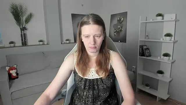 Snapshot of KathrineMeyer chatting on December 3, 2025, 3:03 am KathrineMeyer online show from December 3, 2025, 3:03 am