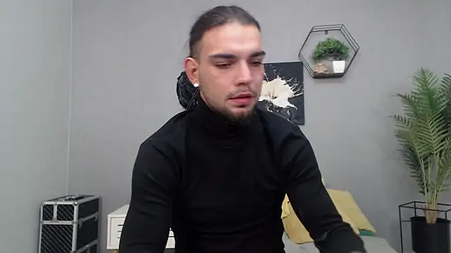 Snapshot of KaneHunter chatting on December 3, 2025, 10:08 pm KaneHunter online show from December 3, 2025, 10:08 pm