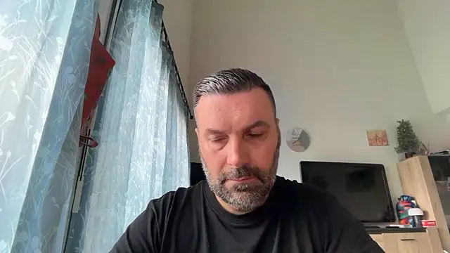 Snapshot of coolsmith81 chatting on June 11, 2026, 7:17 am coolsmith81 online show from June 11, 2026, 7:17 am