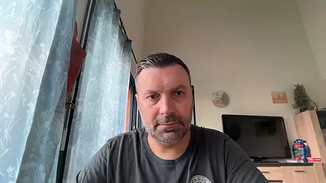Snapshot of coolsmith81 chatting on June 15, 2026, 7:43 am coolsmith81 online show from June 15, 2026, 7:43 am