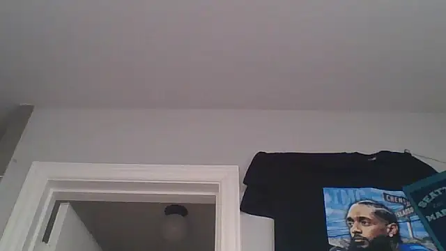 YOUNGmj6023 online show from December 2, 2025, 9:03 am